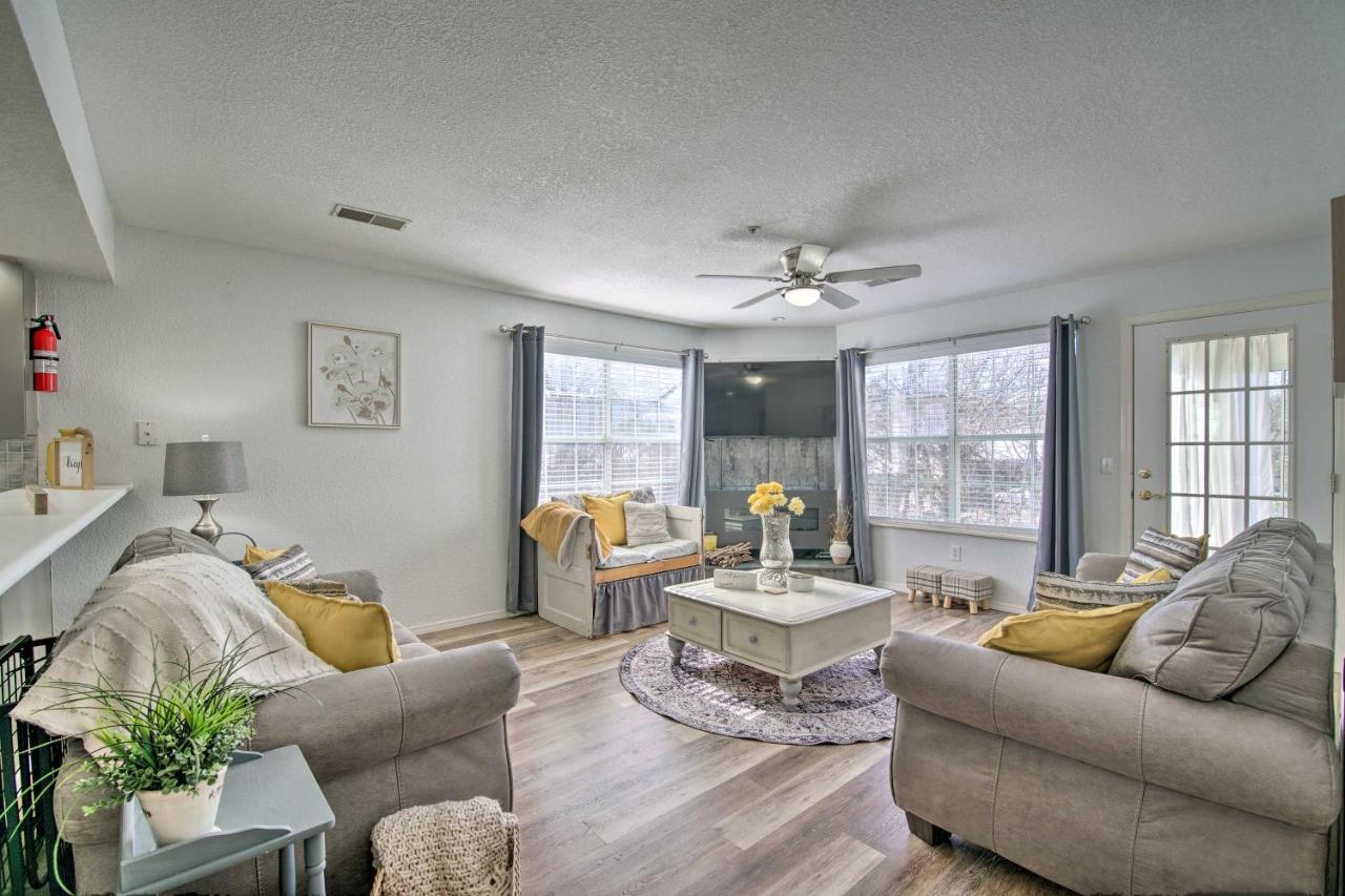 Updated Resort Condo 3 Mi From Branson Strip! Exterior photo